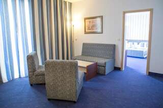 Отель RIU Helios - All Inclusive Солнечный Берег Family Room (3 Adults + 1 Child 0-12 years)-1