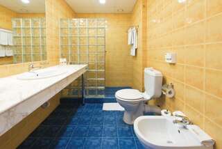 Отель RIU Helios - All Inclusive Солнечный Берег Family Room (2 Adults + 2 Children 0-12 years)-10